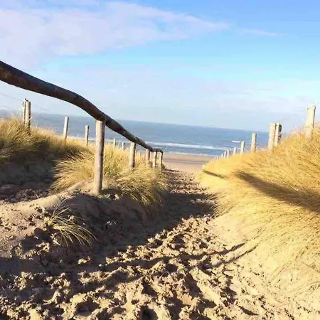 Nyaraló Zee-en-zo *